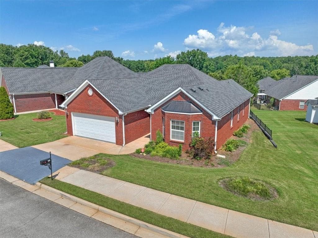 3 bedroom, 2 bathroom, 1,787 sq ft single family residence for sale at 293 Prominent Loop, Mcdonough, GA 30253 — photo 2