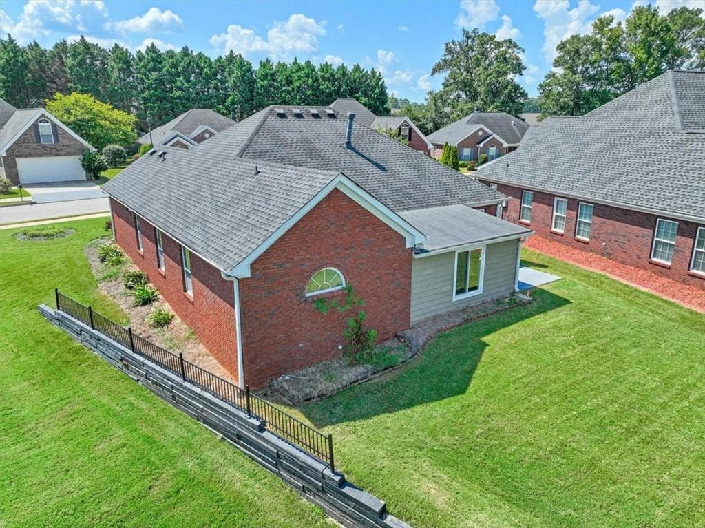 3 bedroom, 2 bathroom, 1,787 sq ft single family residence for sale at 293 Prominent Loop, Mcdonough, GA 30253 — photo 3