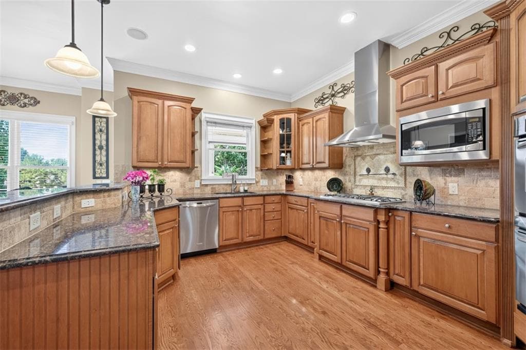 6 bedroom, 5 bathroom, 7,181 sq ft single family residence under contract at 882 Pathview Court, Dacula, GA 30019 — photo 9