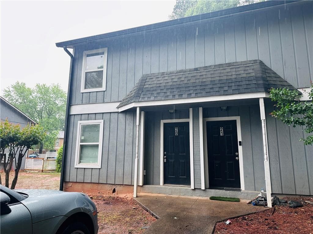 2 bedroom, 2 bathroom, 1,146 sq ft condominium for sale at 2340 Beaver Ruin Road 20, Norcross, GA 30071