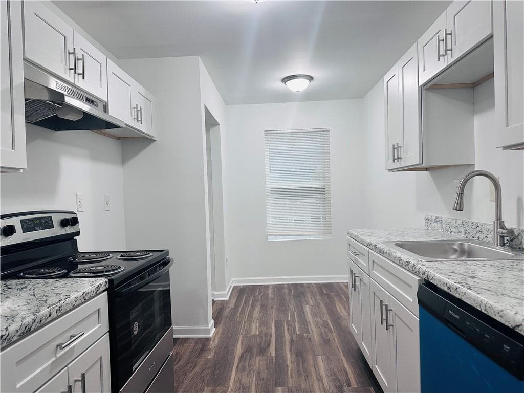 2 bedroom, 2 bathroom, 1,146 sq ft condominium for sale at 2340 Beaver Ruin Road 20, Norcross, GA 30071 — photo 3