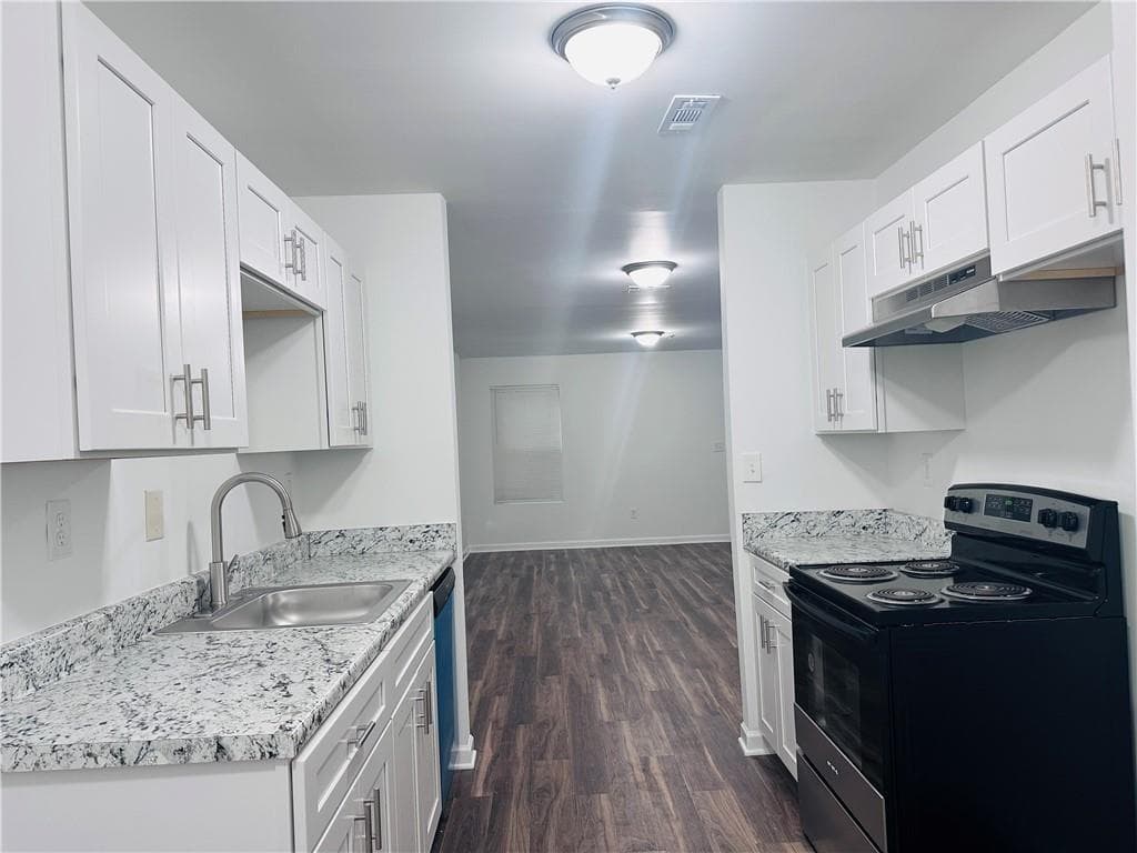 2 bedroom, 2 bathroom, 1,146 sq ft condominium for sale at 2340 Beaver Ruin Road 20, Norcross, GA 30071 — photo 4