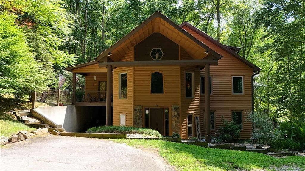 3 bedroom, 3 bathroom, 4,236 sq ft single family residence for sale at 187 Still Water Way, Demorest, GA 30535 — photo 2
