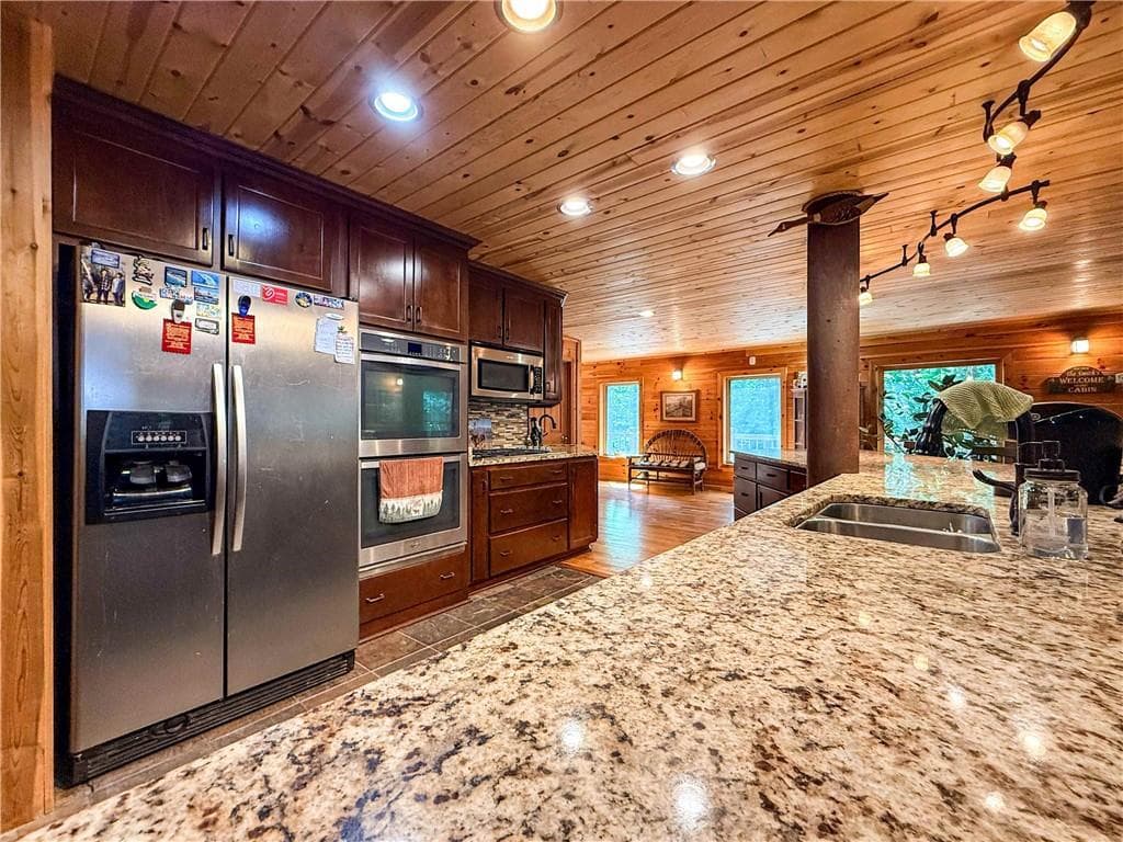 3 bedroom, 3 bathroom, 4,236 sq ft single family residence for sale at 187 Still Water Way, Demorest, GA 30535 — photo 9
