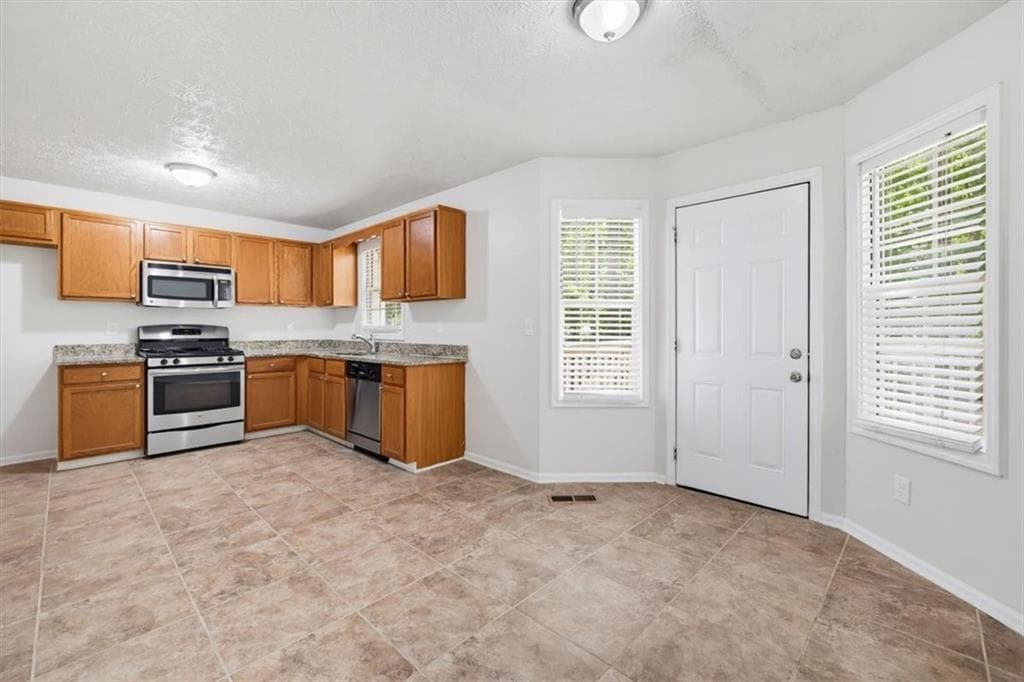 3 bedroom, 2 bathroom, 1,776 sq ft single family residence for sale at 420 Blake Drive, Douglasville, GA 30134 — photo 6