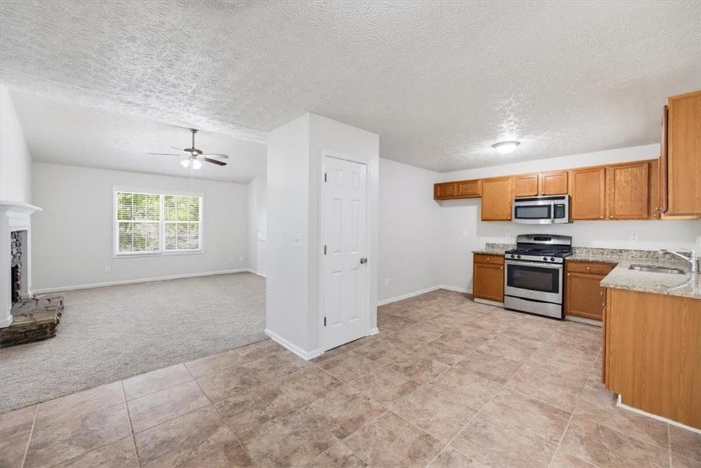 3 bedroom, 2 bathroom, 1,776 sq ft single family residence for sale at 420 Blake Drive, Douglasville, GA 30134 — photo 7