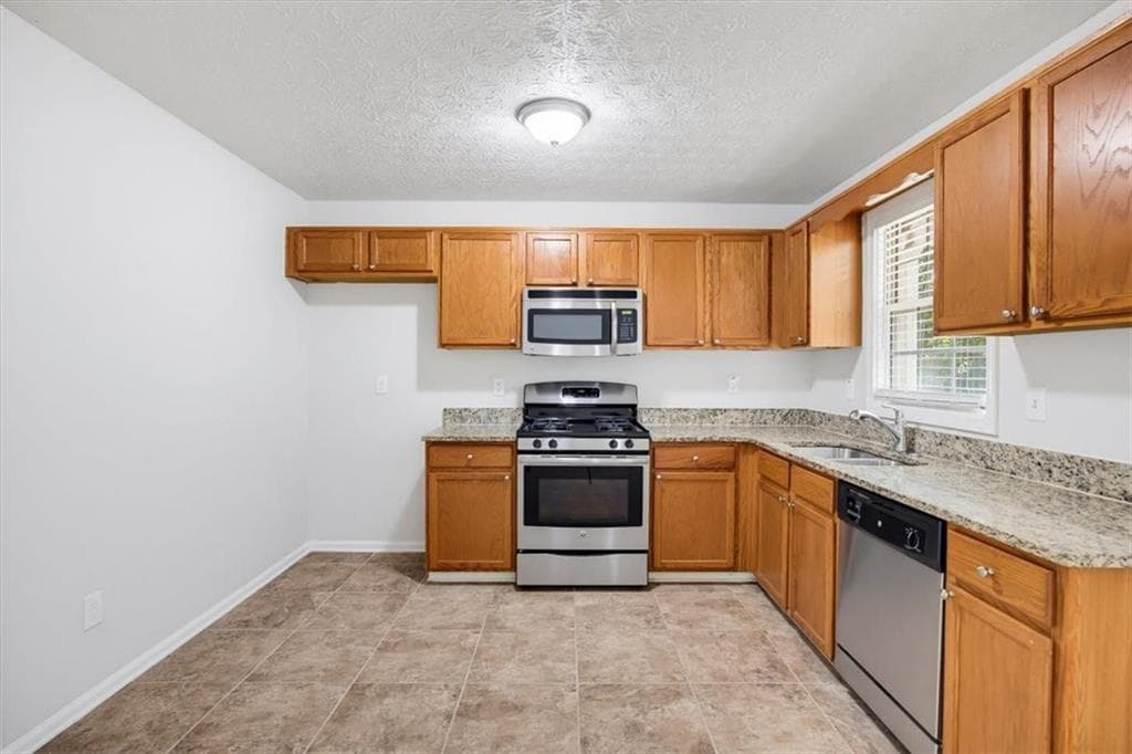 3 bedroom, 2 bathroom, 1,776 sq ft single family residence for sale at 420 Blake Drive, Douglasville, GA 30134 — photo 8