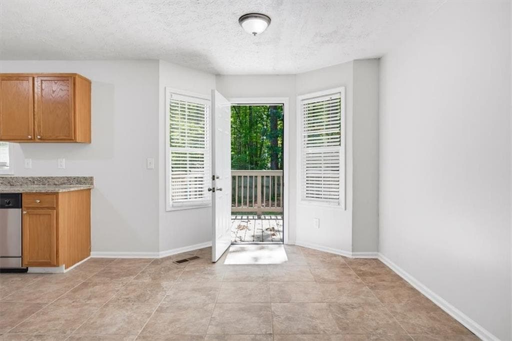 3 bedroom, 2 bathroom, 1,776 sq ft single family residence for sale at 420 Blake Drive, Douglasville, GA 30134 — photo 9