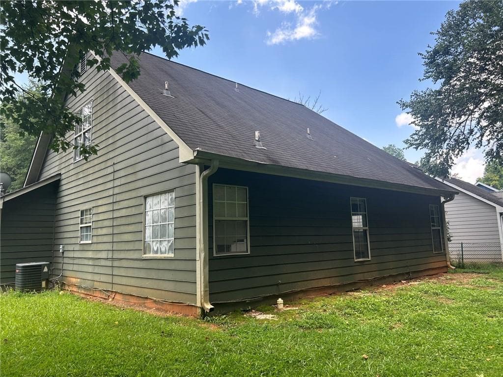 3 bedroom, 3 bathroom, 1,469 sq ft single family residence under contract at 1812 Killarney Drive, Marietta, GA 30008 — photo 2