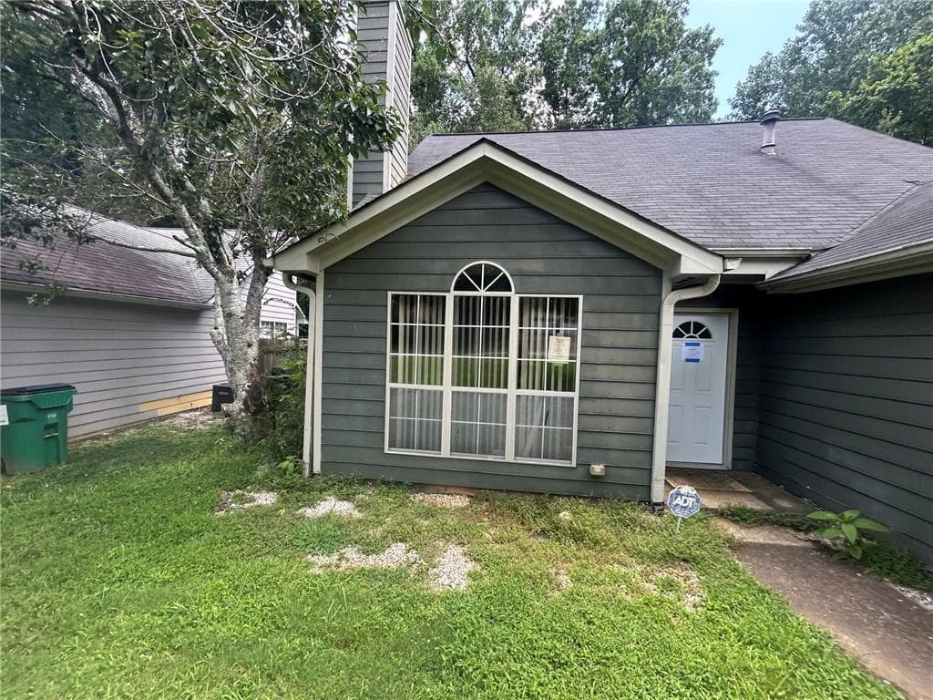 3 bedroom, 3 bathroom, 1,469 sq ft single family residence under contract at 1812 Killarney Drive, Marietta, GA 30008 — photo 3