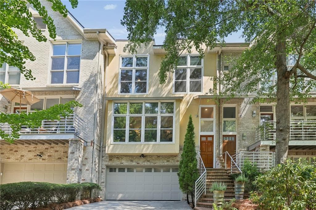 4 bedroom, 4 bathroom, 2,723 sq ft townhouse under contract at 1334 Fernwood Circle, Atlanta, GA 30319