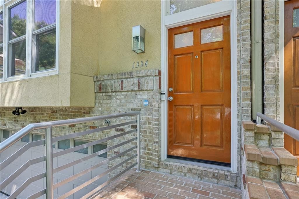 4 bedroom, 4 bathroom, 2,723 sq ft townhouse under contract at 1334 Fernwood Circle, Atlanta, GA 30319 — photo 3