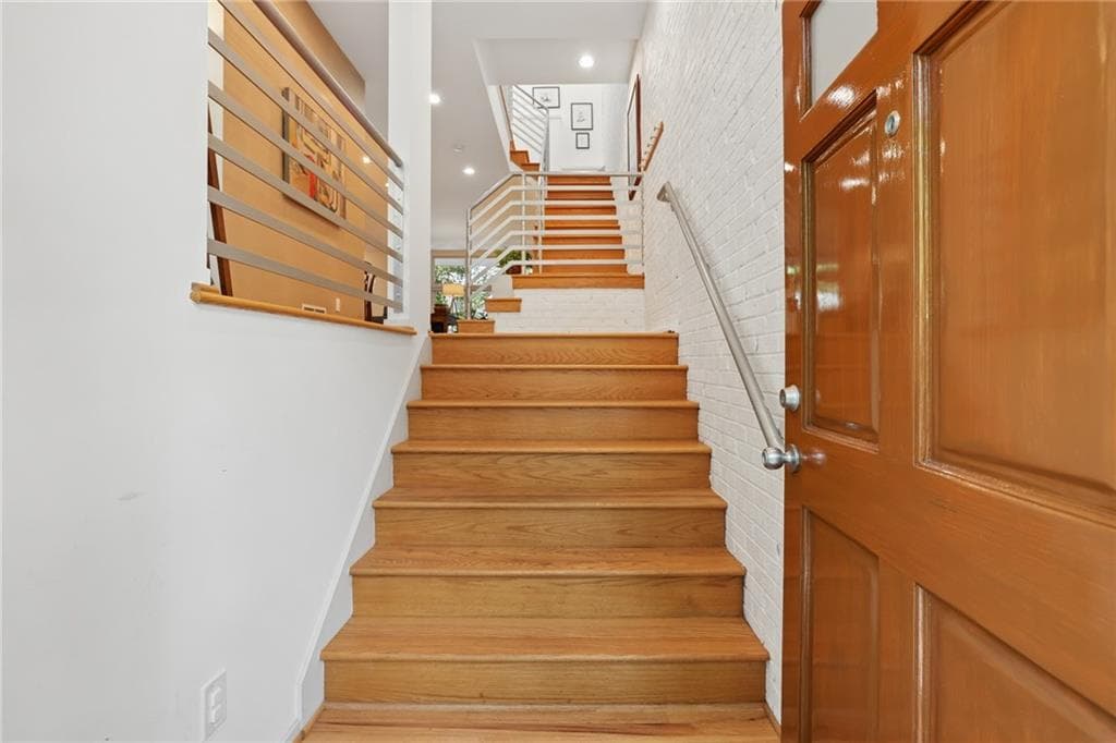 4 bedroom, 4 bathroom, 2,723 sq ft townhouse under contract at 1334 Fernwood Circle, Atlanta, GA 30319 — photo 4