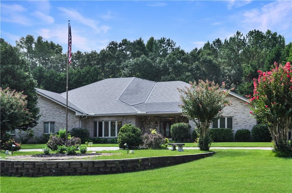 3 bedroom, 4 bathroom, 4,283 sq ft single family residence for sale at 155 Highlands Forest Lane, Oxford, GA 30054 — photo 2