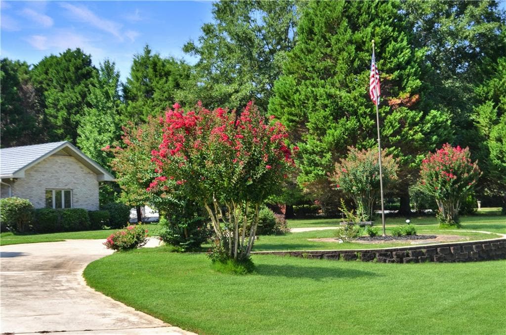 3 bedroom, 4 bathroom, 4,283 sq ft single family residence for sale at 155 Highlands Forest Lane, Oxford, GA 30054 — photo 4
