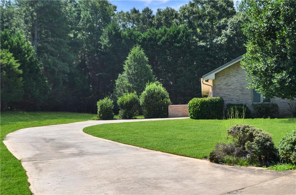 3 bedroom, 4 bathroom, 4,283 sq ft single family residence for sale at 155 Highlands Forest Lane, Oxford, GA 30054 — photo 5
