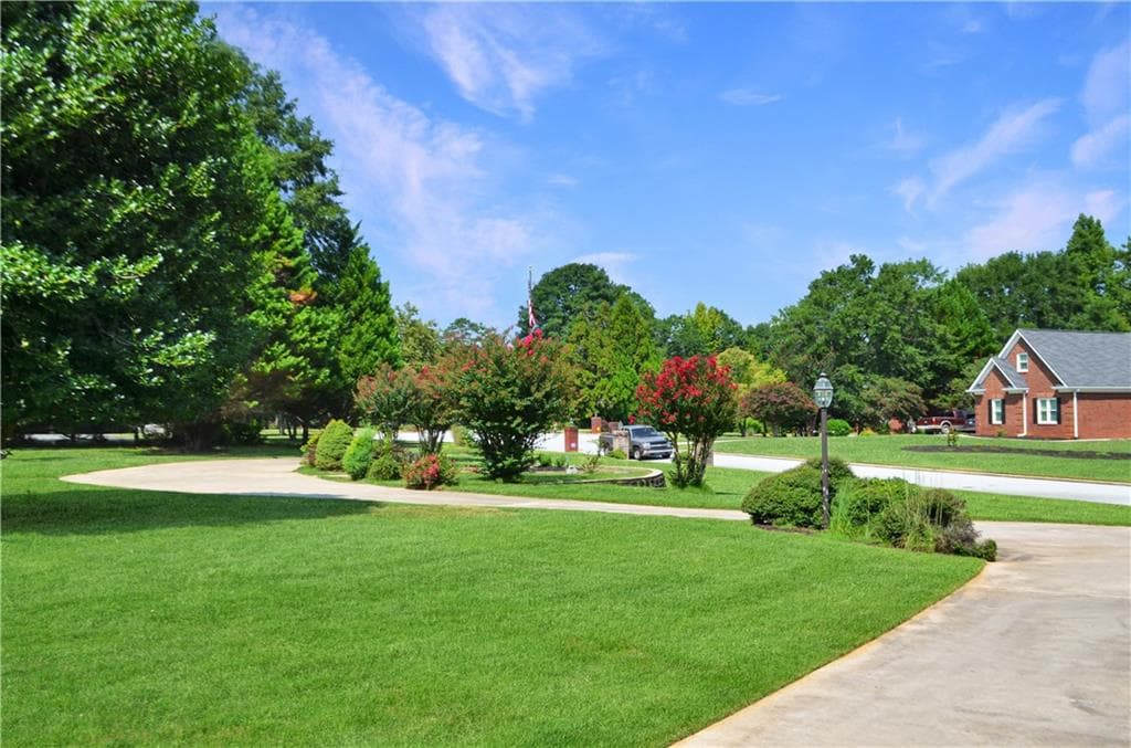 3 bedroom, 4 bathroom, 4,283 sq ft single family residence for sale at 155 Highlands Forest Lane, Oxford, GA 30054 — photo 7
