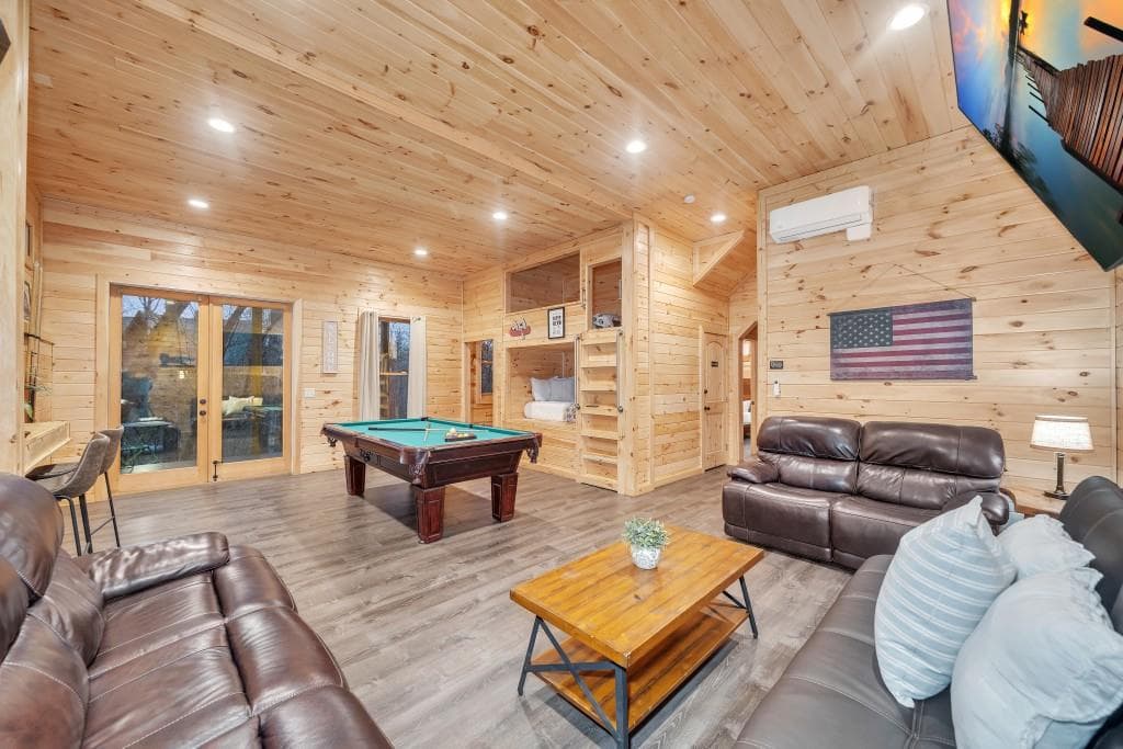 3 bedroom, 3 bathroom, 2,745 sq ft single family residence for sale at 417 Hickory Ridge Drive, Cleveland, GA 30528 — photo 6