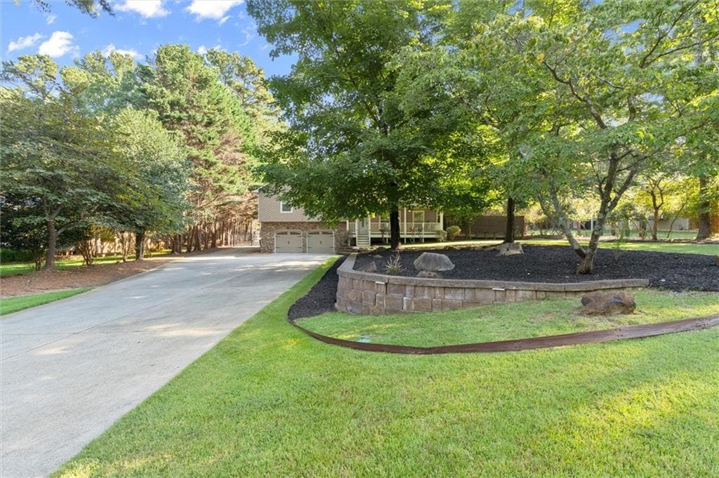 3 bedroom, 2 bathroom, 2,436 sq ft single family residence under contract at 918 Victoria Landing Drive, Woodstock, GA 30189 — photo 4