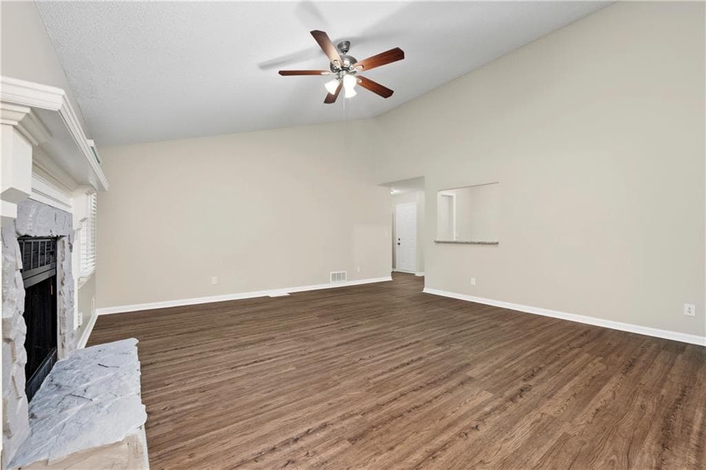 3 bedroom, 2 bathroom, 1,551 sq ft single family residence for sale at 654 Village Creek Drive, Lilburn, GA 30047 — photo 3