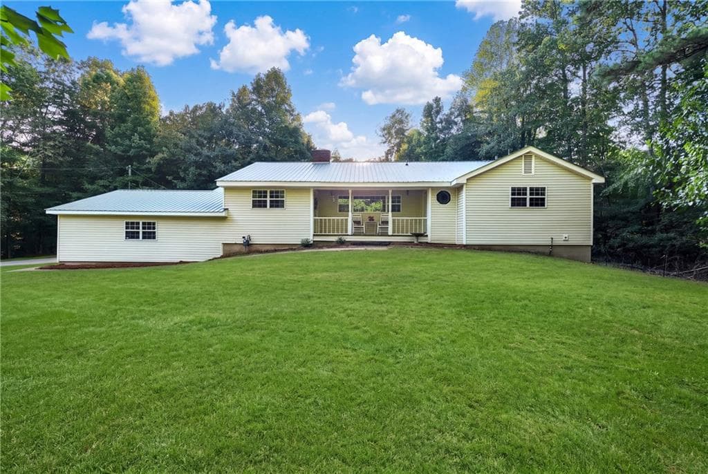 3 bedroom, 3 bathroom, 3,168 sq ft home for sale at 109 Lakeview Circle, Cumming, GA