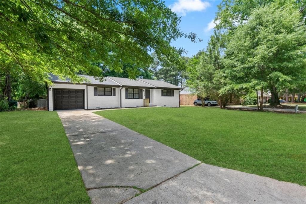 3 bedroom, 2 bathroom, 1,302 sq ft single family residence for sale at 1578 Pintail Road, Jonesboro, GA 30238