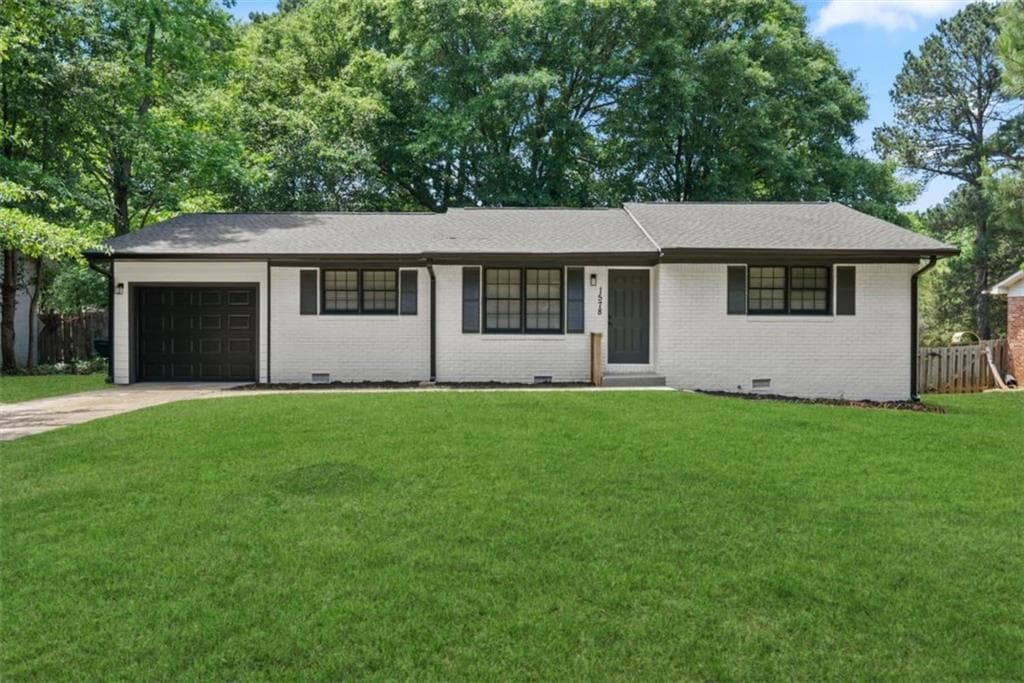 3 bedroom, 2 bathroom, 1,302 sq ft single family residence for sale at 1578 Pintail Road, Jonesboro, GA 30238 — photo 2