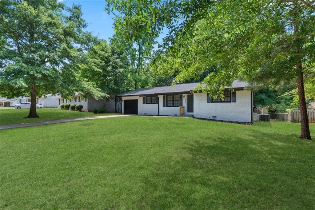 3 bedroom, 2 bathroom, 1,302 sq ft single family residence for sale at 1578 Pintail Road, Jonesboro, GA 30238 — photo 3