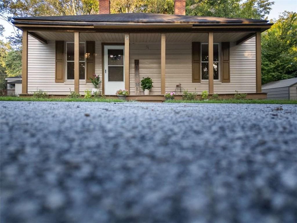 3 bedroom, 2 bathroom, 1,560 sq ft single family residence for sale at 3 Bay Street, Covington, GA 30014 — photo 4