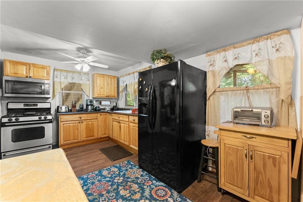 2 bedroom, 2 bathroom, 1,002 sq ft single family residence for sale at 5351 Highway 19, Dahlonega, GA 30533 — photo 9