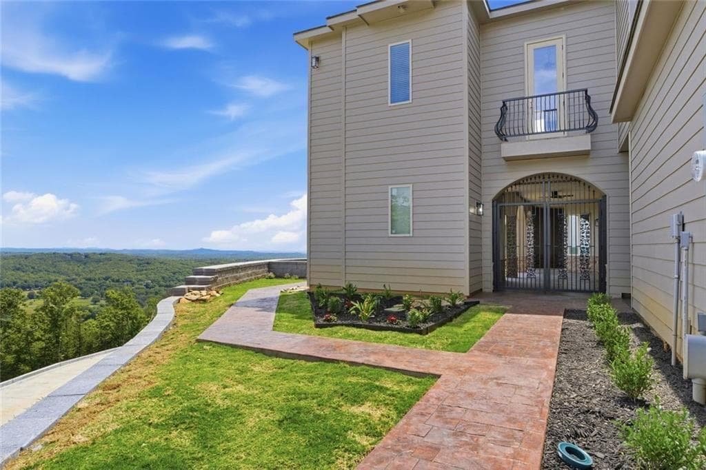 4 bedroom, 5 bathroom, 3,400 sq ft single family residence for sale at 511 Orchard Hill Drive, Clarkesville, GA 30523 — photo 5