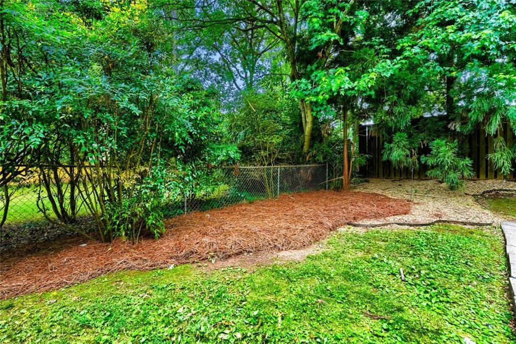 5 bedroom, 5 bathroom, 4,000 sq ft single family residence for sale at 3406 Keswick Court, Chamblee, GA 30341 — photo 6