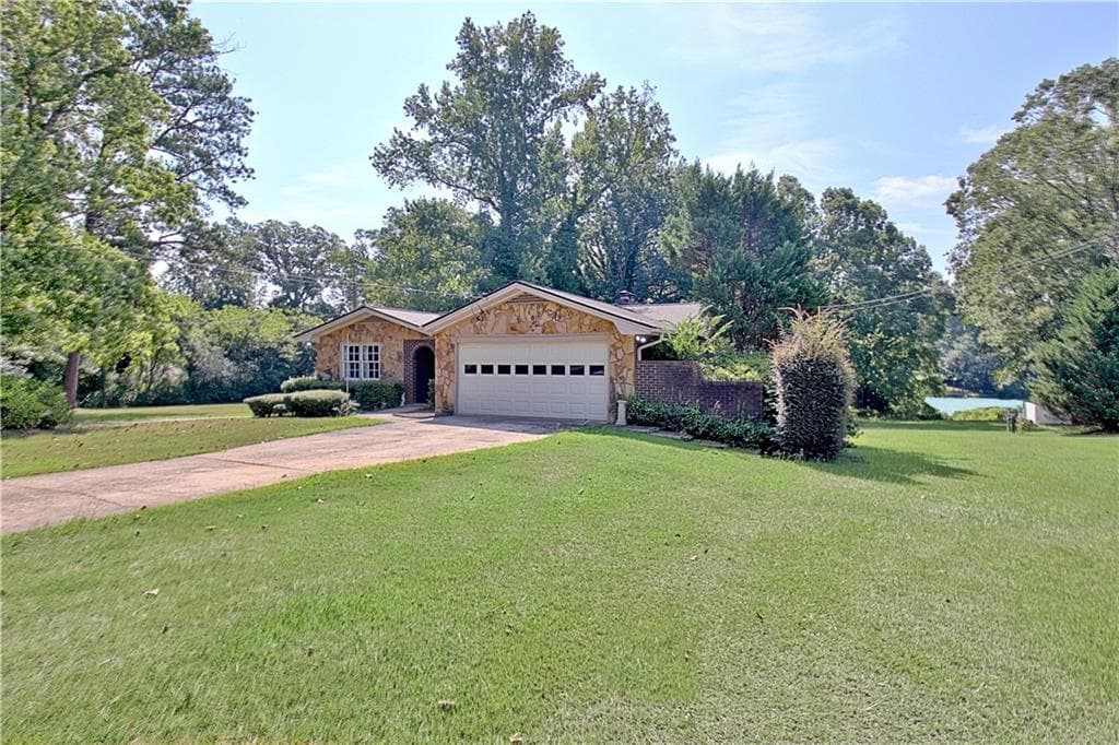 4 bedroom, 3 bathroom, 1,790 sq ft single family residence for sale at 45 North Drive, Hampton, GA 30228 — photo 4