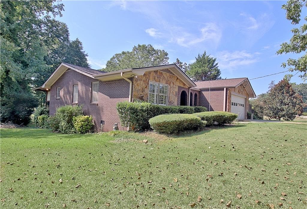4 bedroom, 3 bathroom, 1,790 sq ft single family residence for sale at 45 North Drive, Hampton, GA 30228 — photo 6