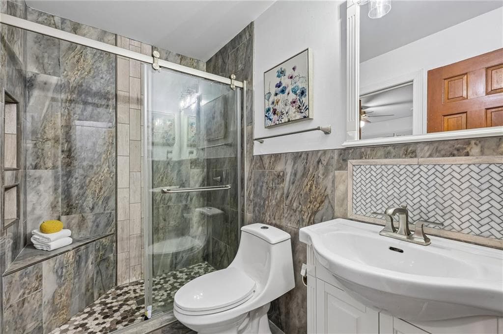 4 bedroom, 4 bathroom, 3,337 sq ft single family residence for sale at 3324 Henderson Creek Road, Atlanta, GA 30341 — photo 10