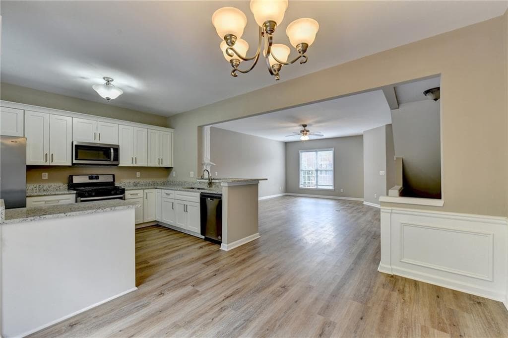 4 bedroom, 4 bathroom, 1,792 sq ft townhouse for rent at 4005 Edgecomb Drive, Roswell, GA 30075 for $2,950 a month — photo 9