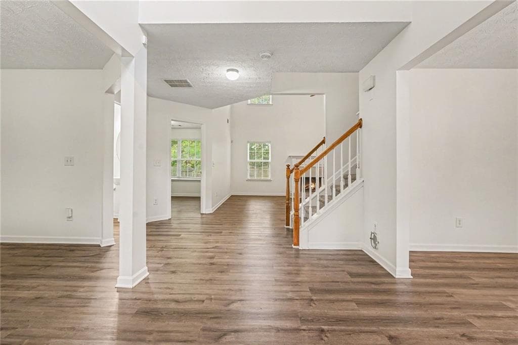 5 bedroom, 3 bathroom, 3,272 sq ft single family residence for sale at 4043 Roxberry Hill Lane, Buford, GA 30518 — photo 4