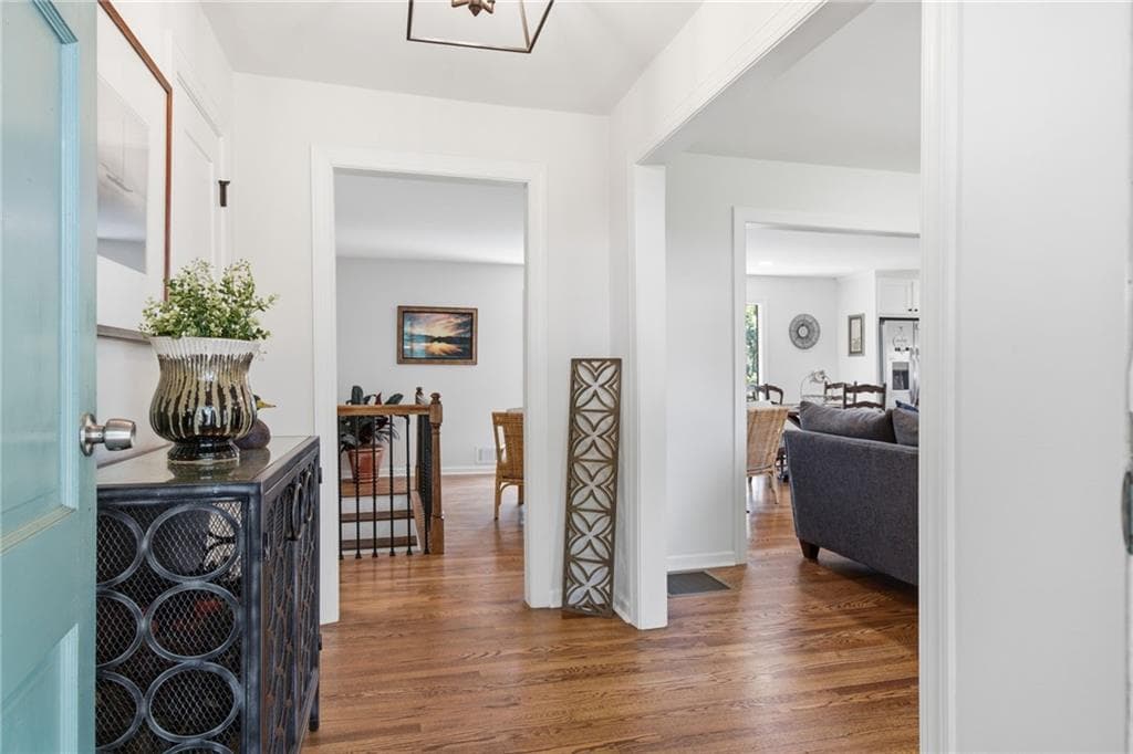 4 bedroom, 3 bathroom, 3,020 sq ft single family residence for sale at 2251 Skyline Drive, Gainesville, GA 30501 — photo 8