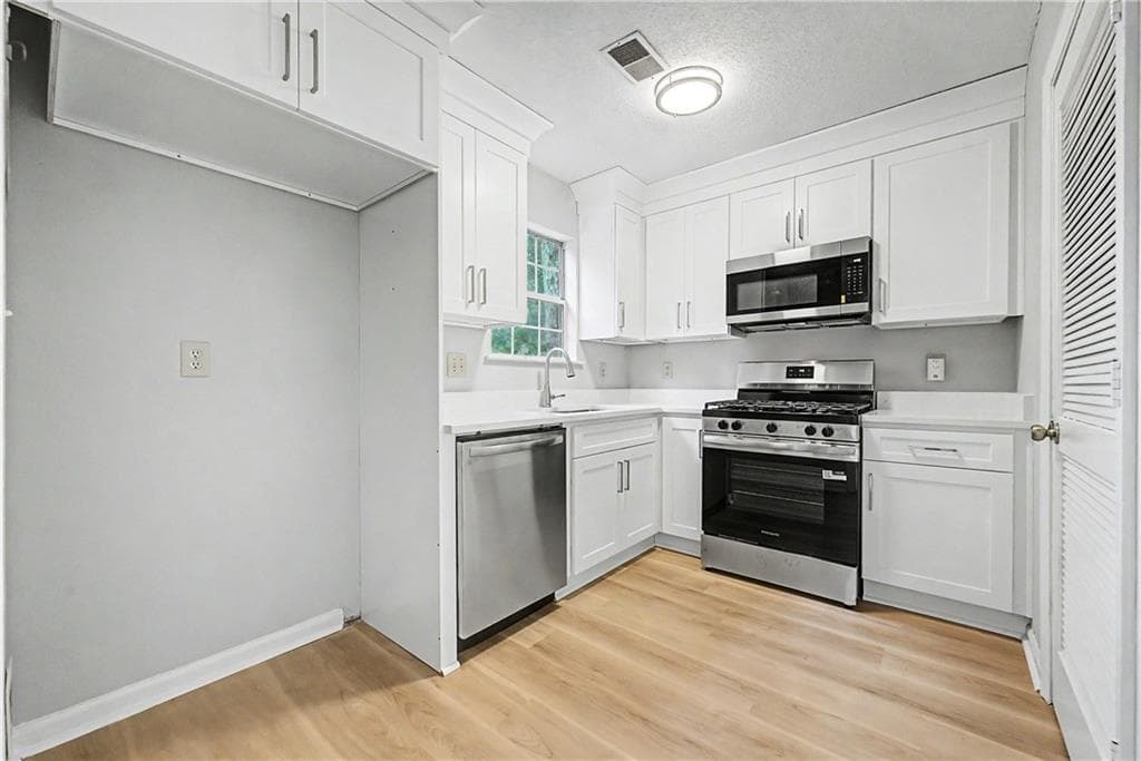 2 bedroom, 3 bathroom, 1,246 sq ft townhouse for sale at 1517 Cedar Bluff Trail, Marietta, GA 30062 — photo 9