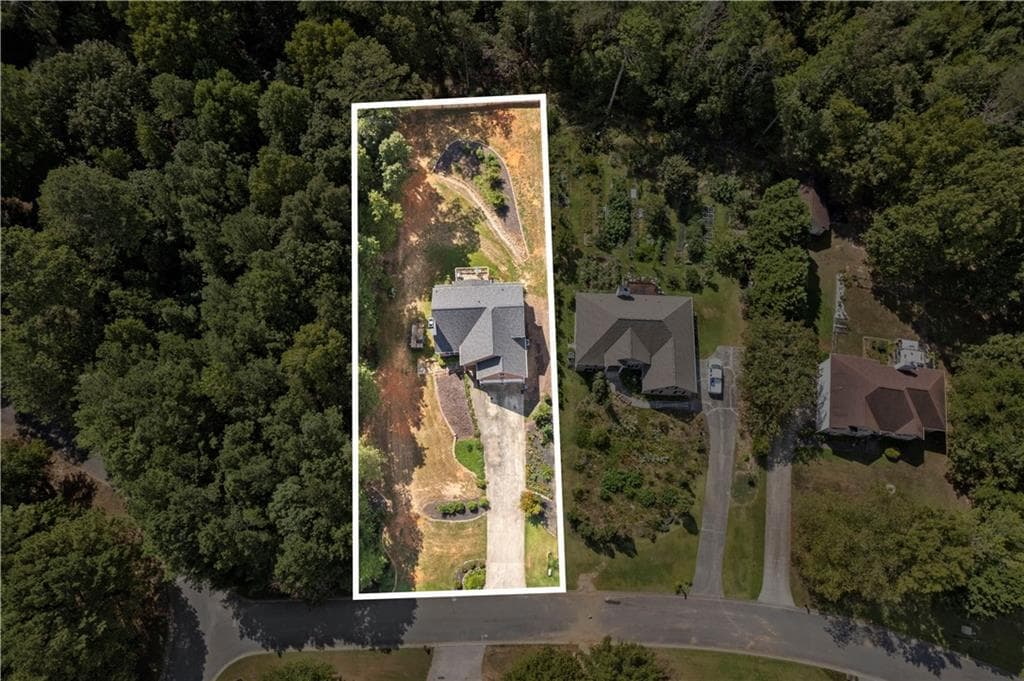 4 bedroom, 3 bathroom, 2,376 sq ft single family residence for sale at 11 Harbor Lane, White, GA 30184 — photo 2