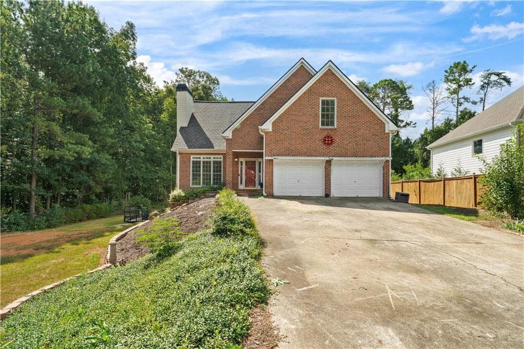 4 bedroom, 3 bathroom, 2,376 sq ft single family residence for sale at 11 Harbor Lane, White, GA 30184 — photo 3