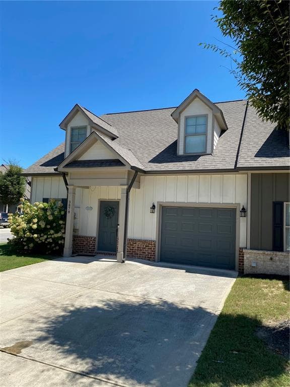 3 bedroom, 3 bathroom, 1,506 sq ft townhouse for sale at 3878 Valley View Court, Gainesville, GA 30501 — photo 3