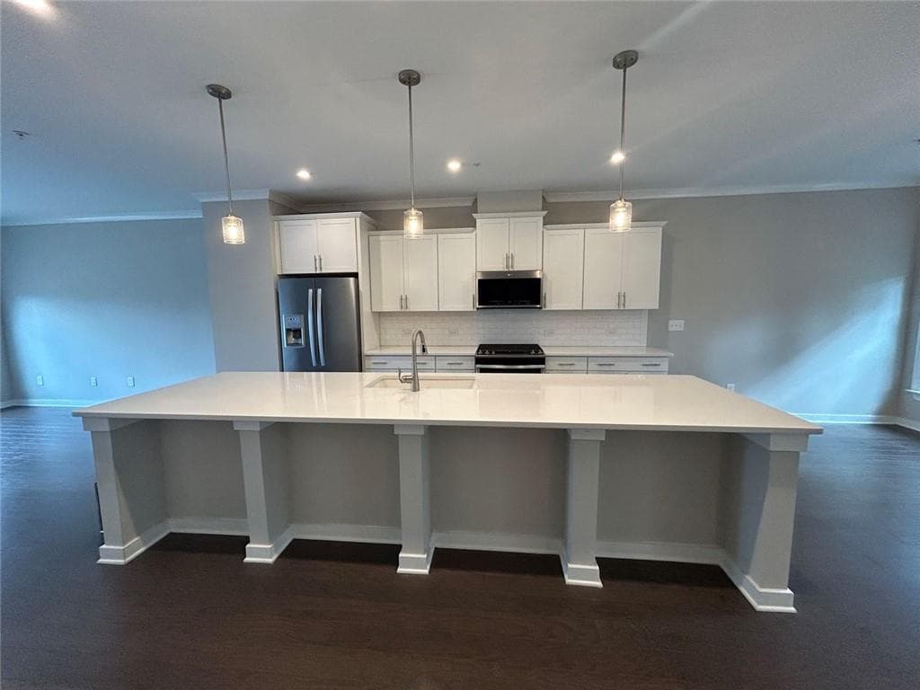 3 bedroom, 4 bathroom, 2,092 sq ft townhouse for sale at 2035 Holtz Lane, Atlanta, GA 30318 — photo 6