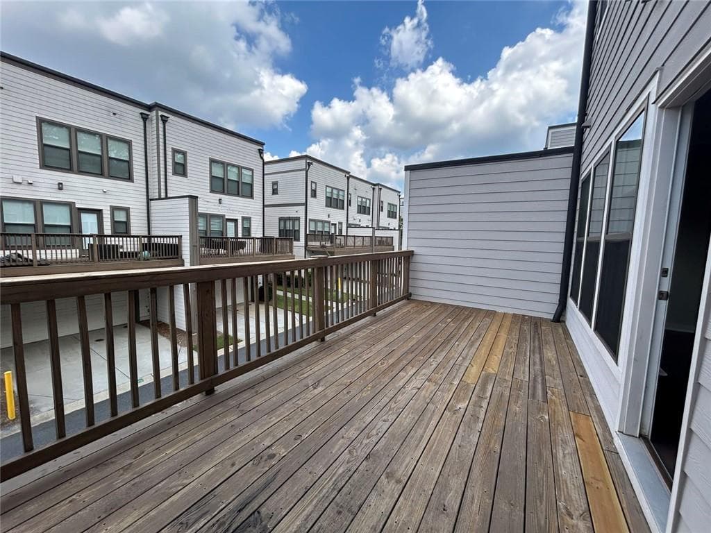 3 bedroom, 4 bathroom, 2,092 sq ft townhouse for sale at 2035 Holtz Lane, Atlanta, GA 30318 — photo 9