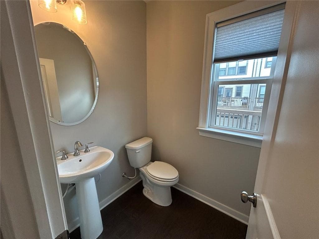 3 bedroom, 4 bathroom, 2,092 sq ft townhouse for sale at 2035 Holtz Lane, Atlanta, GA 30318 — photo 10