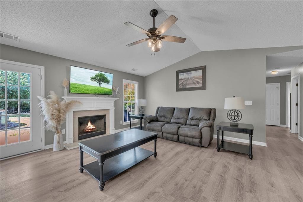 3 bedroom, 2 bathroom, 1,490 sq ft single family residence under contract at 163 Ridgeland Drive, Maysville, GA 30558 — photo 5