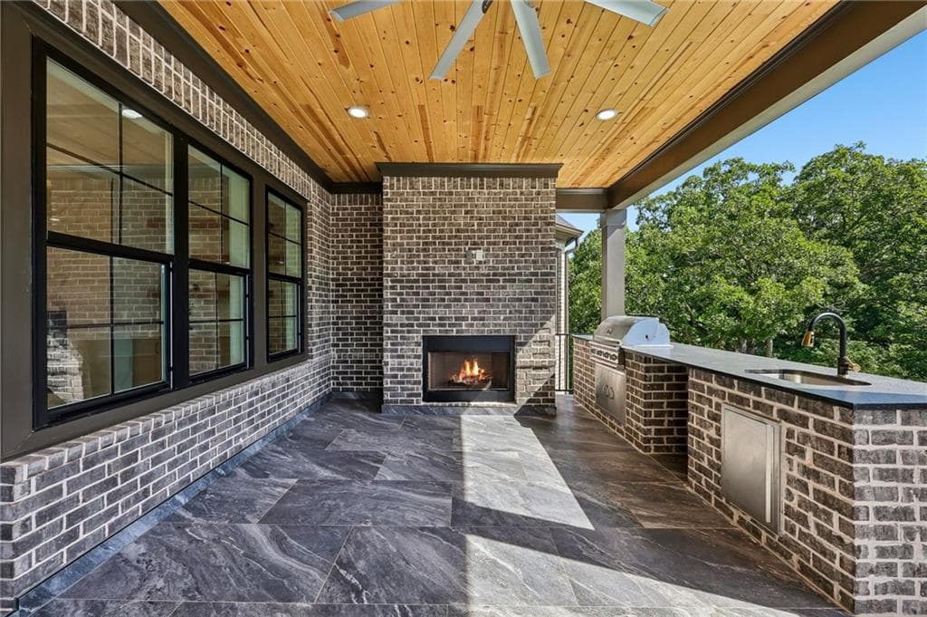 5 bedroom, 6 bathroom, 10,575 sq ft single family residence under contract at 6222 Bridgewood Dr, Buford, GA 30518 — photo 8