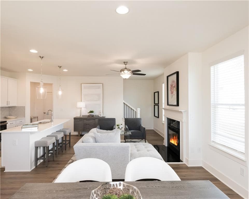 3 bedroom, 3 bathroom, 1,685 sq ft townhouse for sale at 255 Barracks Way 875, Hoschton, GA 30548 — photo 4
