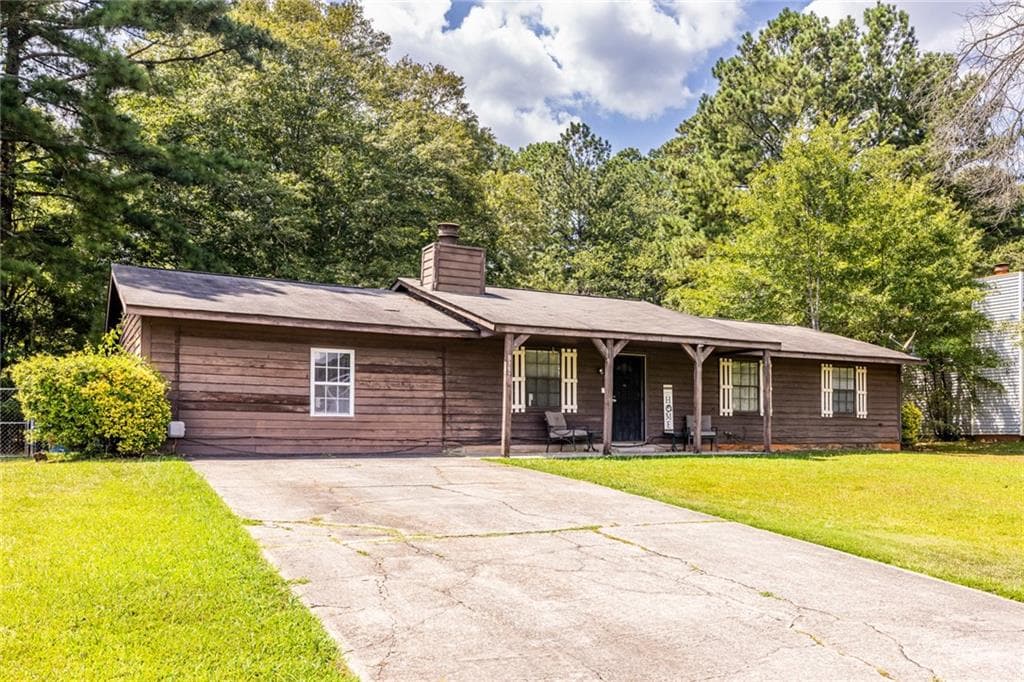 3 bedroom, 2 bathroom, 1,690 sq ft single family residence for sale at 8397 Willows Terrace, Riverdale, GA 30274 — photo 2