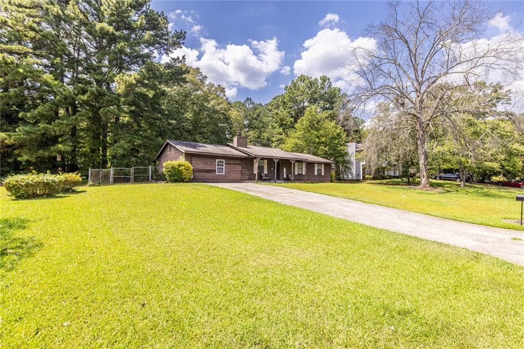 3 bedroom, 2 bathroom, 1,690 sq ft single family residence for sale at 8397 Willows Terrace, Riverdale, GA 30274 — photo 3